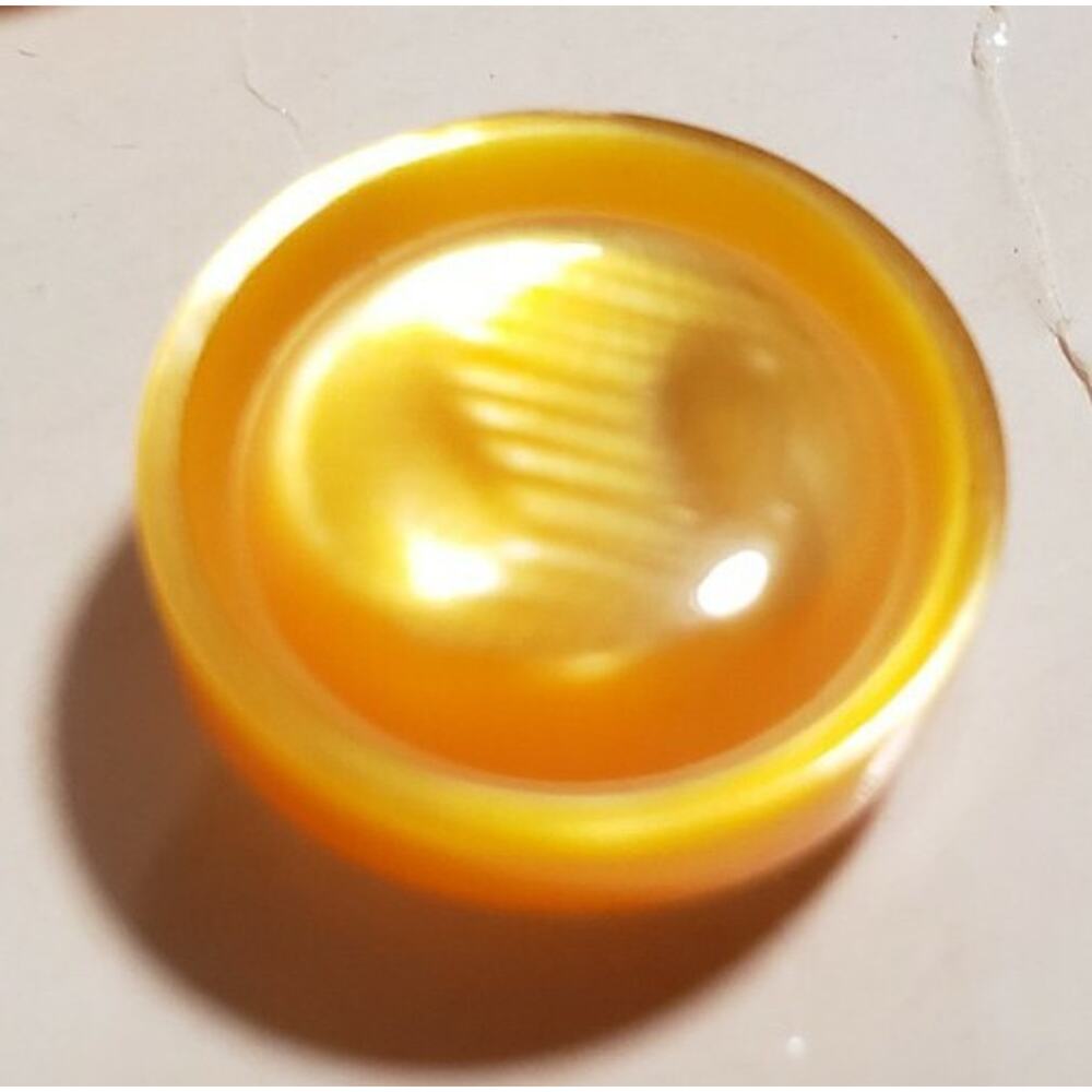 4 NOS New Vintage Buttons on Card Le Chic Orange #1780 9/16" Japan